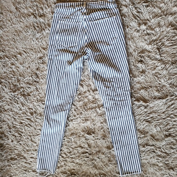 Jeans - Picture 2 of 3